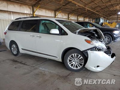 Czwarte zdjęcie samochodu z boku: 2017 TOYOTA SIENNA XLE VIN:5TDYZ3DC5HS859494 - miniatura