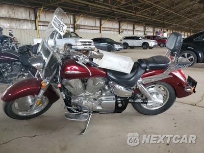 Trzecie zdjęcie samochodu z tyłu: 2006 HONDA VTX1300 R VIN:1HFSC52666A305638 - miniatura