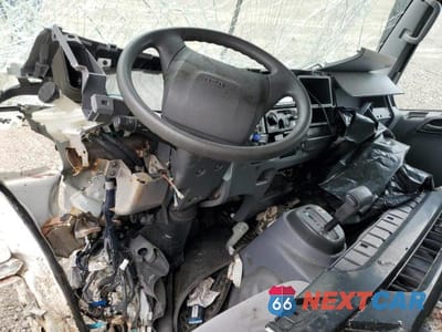 Zdjęcie 8 z 13 samochodu: 2019 ISUZU NPR HD VIN:54DC4W1B5KS804091 - miniatura