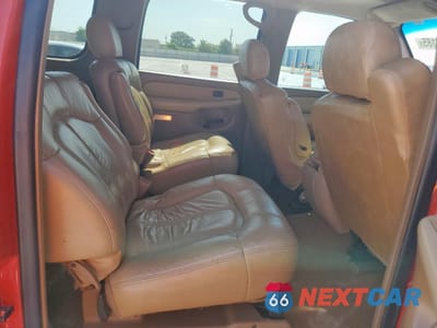 Zdjęcie 11 z 15 samochodu: 2000 CHEVROLET SUBURBAN C1500 VIN:3GNEC16T9YG170067 - miniatura