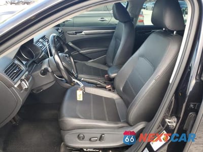 Zdjęcie 7 z 13 samochodu: 2018 VOLKSWAGEN PASSAT SE VIN:1VWBA7A32JC028354 - miniatura