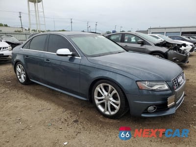 Czwarte zdjęcie samochodu z boku: 2011 AUDI S4 PREMIUM PLUS VIN:WAUBGAFL8BA042261 - miniatura