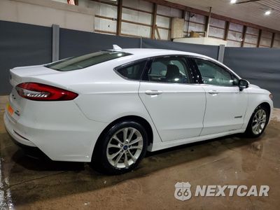 Trzecie zdjęcie samochodu z tyłu: 2019 FORD FUSION SE VIN:3FA6P0LU5KR124813 - miniatura