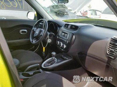 Piąte zdjęcie samochodu w środku: 2016 KIA SOUL VIN:KNDJN2A28G7839249 - miniatura
