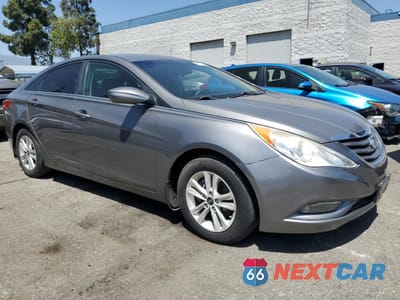 Czwarte zdjęcie samochodu z boku: 2013 HYUNDAI SONATA GLS VIN:5NPEB4AC6DH572330 - miniatura