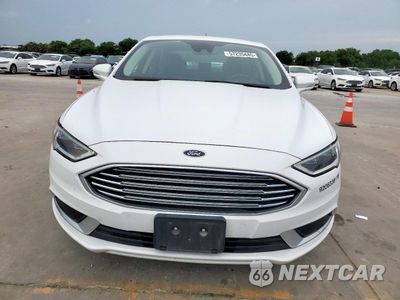 Piąte zdjęcie samochodu w środku: 2018 FORD FUSION SE HYBRID VIN:3FA6P0LU7JR281905 - miniatura
