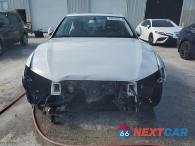 Piąte zdjęcie samochodu w środku: 2018 AUDI A6 PREMIUM VIN:WAUC8AFC8JN020561 - miniatura