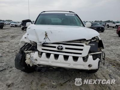 Piąte zdjęcie samochodu w środku: 2004 TOYOTA HIGHLANDER BASE VIN:JTEGP21A940015627 - miniatura
