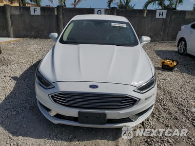 Piąte zdjęcie samochodu w środku: 2018 FORD FUSION SE HYBRID VIN:3FA6P0LU3JR171787 - miniatura