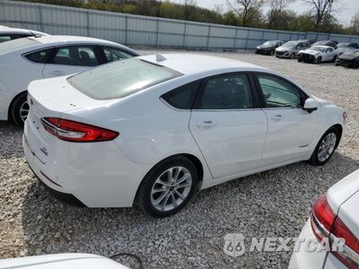 Trzecie zdjęcie samochodu z tyłu: 2019 FORD FUSION SE VIN:3FA6P0LU2KR285118 - miniatura