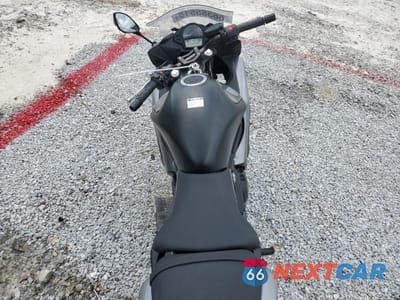 Zdjęcie 6 z 9 samochodu: 2014 KAWASAKI EX650 E VIN:JKAEXEE10EDA15806 - miniatura