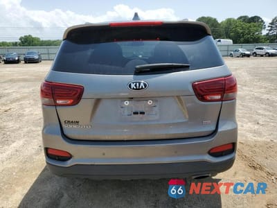 Zdjęcie 6 z 13 samochodu: 2019 KIA SORENTO VIN:5XYPG4A37KG463440 - miniatura