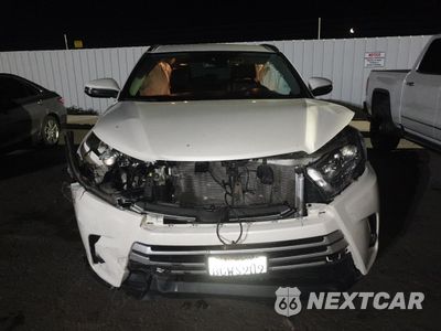 Piąte zdjęcie samochodu w środku: 2019 TOYOTA HIGHLANDER SE VIN:5TDKZRFH9KS552418 - miniatura