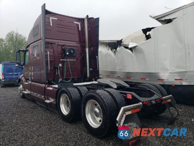 Trzecie zdjęcie samochodu z tyłu: 2023 VOLVO VNL SEMI TRUCK VIN:4V4NC9EH6PN323972 - miniatura