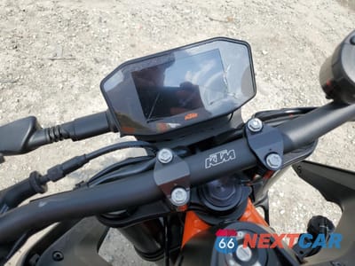Zdjęcie 7 z 9 samochodu: 2023 KTM 890 DUKE R VIN:VBKTU9402PM848852 - miniatura