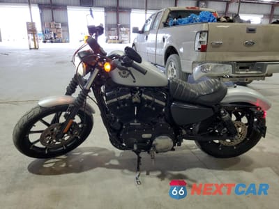 Trzecie zdjęcie samochodu z tyłu: 2020 HARLEY-DAVIDSON XL883 N VIN:1HD4LE219LB402148 - miniatura