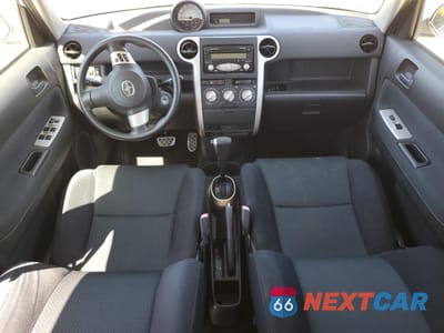 Zdjęcie 8 z 12 samochodu: 2006 TOYOTA SCION XB VIN:JTLKT324X64080480 - miniatura