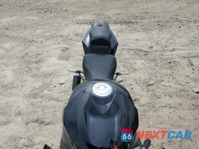 Piąte zdjęcie samochodu w środku: 2017 BMW S 1000 RR VIN:WB10D6004HZ710479 - miniatura