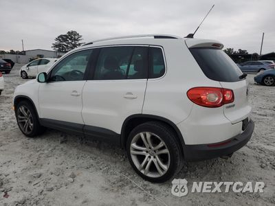 Drugie zdjęcie samochodu z przodu: 2010 VOLKSWAGEN TIGUAN S VIN:WVGAV7AX4AW529066 - miniatura
