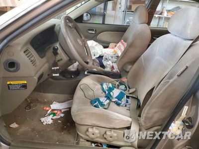 Zdjęcie 7 z 12 samochodu: 2005 HYUNDAI SONATA GL VIN:KMHWF25H35A158526 - miniatura
