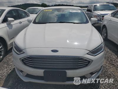 Piąte zdjęcie samochodu w środku: 2017 FORD FUSION SE HYBRID VIN:3FA6P0LU5HR359625 - miniatura