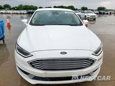 Piąte zdjęcie samochodu w środku: 2018 FORD FUSION SE HYBRID VIN:3FA6P0LU7JR171937 - miniatura