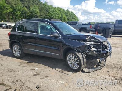 Czwarte zdjęcie samochodu z boku: 2015 VOLKSWAGEN TIGUAN S VIN:WVGBV7AX9FW578243 - miniatura