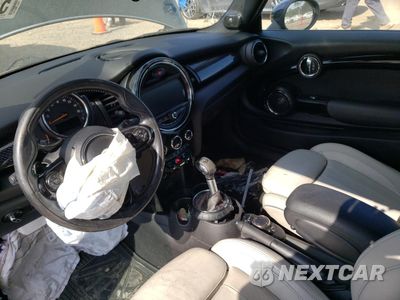 Zdjęcie 8 z 14 samochodu: 2017 MINI COOPER S VIN:WMWWG9C35H3C81271 - miniatura