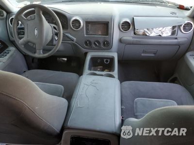 Zdjęcie 8 z 12 samochodu: 2004 FORD EXPEDITION XLT VIN:1FMRU15W84LB44930 - miniatura