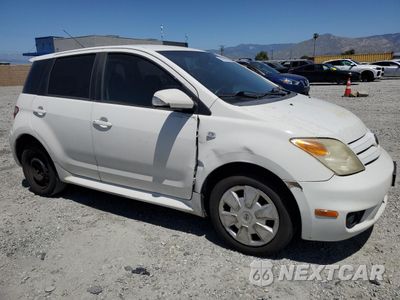Czwarte zdjęcie samochodu z boku: 2006 TOYOTA SCION XA VIN:JTKKT624560130389 - miniatura