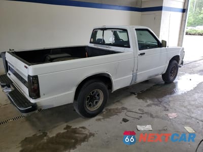 Trzecie zdjęcie samochodu z tyłu: 1992 CHEVROLET S TRUCK S10 VIN:1GCCS14Z2N2126751 - miniatura