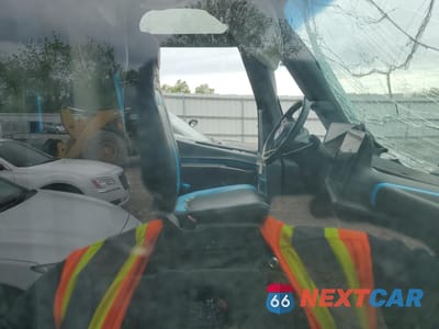 Zdjęcie 10 z 12 samochodu: 2023 RIVIAN EDV 700 VIN:7FCEHEB75PN013078 - miniatura