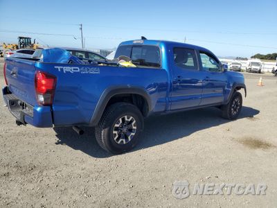 Trzecie zdjęcie samochodu z tyłu: 2018 TOYOTA TACOMA DOUBLE CAB VIN:3TMDZ5BN4JM051853 - miniatura
