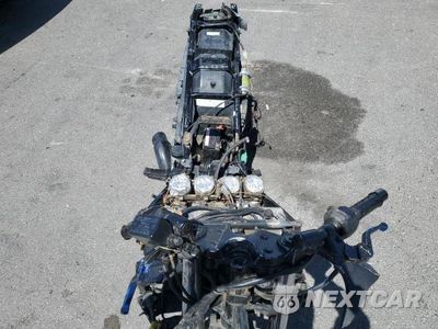 Piąte zdjęcie samochodu w środku: 1998 SUZUKI GSX750 F VIN:JS1GR7GA0W2100683 - miniatura