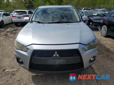 Piąte zdjęcie samochodu w środku: 2010 MITSUBISHI OUTLANDER XLS VIN:JA4JT3AX0AZ603837 - miniatura