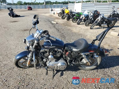 Trzecie zdjęcie samochodu z tyłu: 2012 HARLEY-DAVIDSON XL1200 C VIN:1HD1CT318CC420463 - miniatura