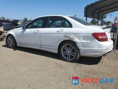 Drugie zdjęcie samochodu z przodu: 2013 MERCEDES-BENZ C 250 VIN:WDDGF4HB1DA851112 - miniatura