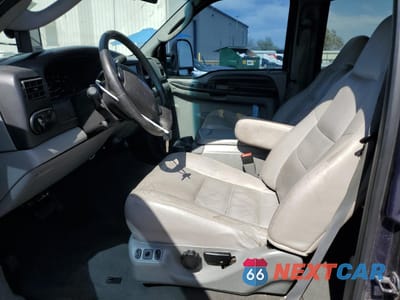Zdjęcie 7 z 15 samochodu: 2005 FORD EXCURSION XLT VIN:1FMSU41P35EC93673 - miniatura