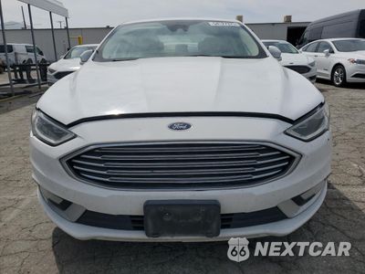 Piąte zdjęcie samochodu w środku: 2017 FORD FUSION SE HYBRID VIN:3FA6P0LU0HR409749 - miniatura