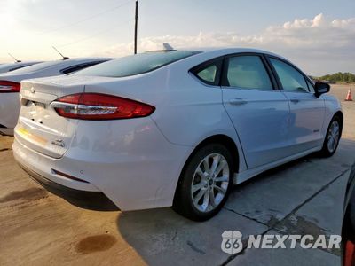 Trzecie zdjęcie samochodu z tyłu: 2019 FORD FUSION SE VIN:3FA6P0LU7KR124926 - miniatura