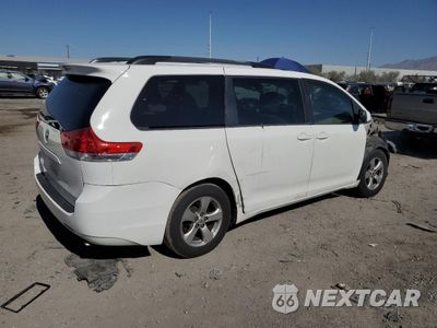 Trzecie zdjęcie samochodu z tyłu: 2012 TOYOTA SIENNA LE VIN:5TDKK3DC0CS271800 - miniatura