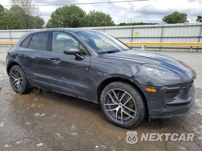Czwarte zdjęcie samochodu z boku: 2023 PORSCHE MACAN BASE VIN:WP1AA2A53PLB01936 - miniatura