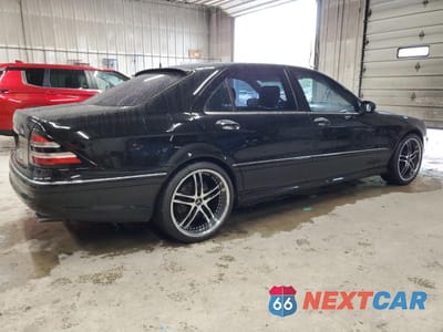 Trzecie zdjęcie samochodu z tyłu: 2002 MERCEDES-BENZ S 500 VIN:WDBNG75JX2A312074 - miniatura