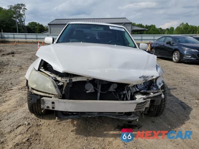 Piąte zdjęcie samochodu w środku: 2001 LEXUS IS 300 VIN:JTHBD182710013059 - miniatura