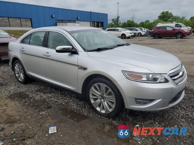 Czwarte zdjęcie samochodu z boku: 2011 FORD TAURUS LIMITED VIN:1FAHP2FW7BG106676 - miniatura