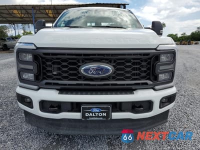 Piąte zdjęcie samochodu w środku: 2024 FORD F250 SUPER DUTY VIN:1FT8W2BTXREF73413 - miniatura