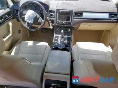 Zdjęcie 8 z 13 samochodu: 2014 VOLKSWAGEN TOUAREG V6 VIN:WVGEF9BP3ED012609 - miniatura