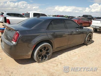 Trzecie zdjęcie samochodu z tyłu: 2017 CHRYSLER 300 S VIN:2C3CCABT0HH580136 - miniatura