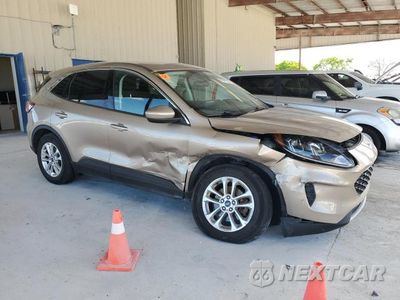 Czwarte zdjęcie samochodu z boku: 2021 FORD ESCAPE SE VIN:1FMCU0G63MUB00700 - miniatura