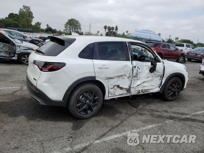 Trzecie zdjęcie samochodu z tyłu: 2025 HONDA HR-V SPORT VIN:3CZRZ1H50SM753685 - miniatura